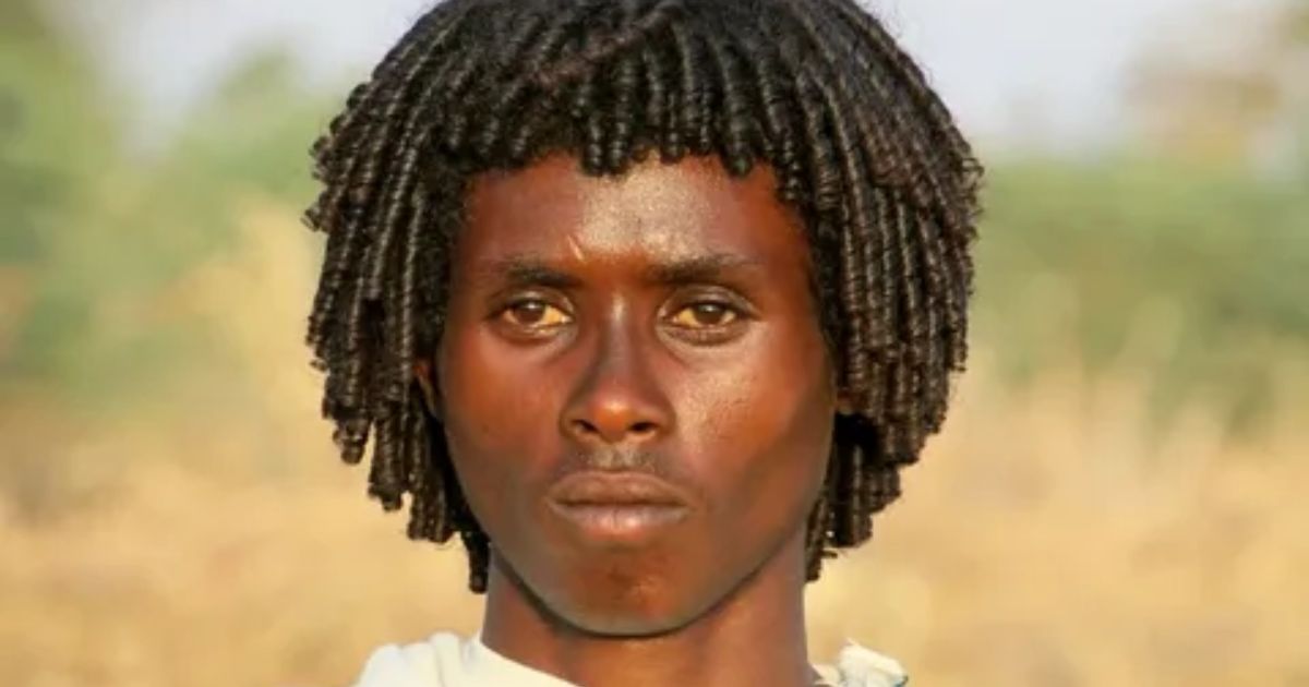 What Did Many African Tribes Color Their Hair With?